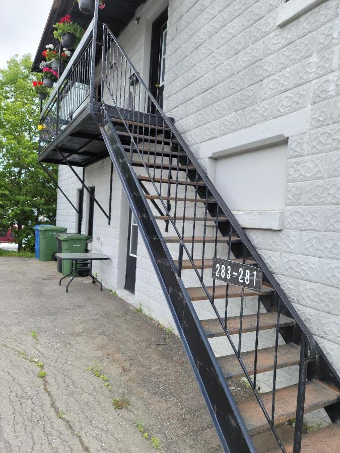 Vibrant Apartment In The Heart Of The Town Edmundston Exterior photo